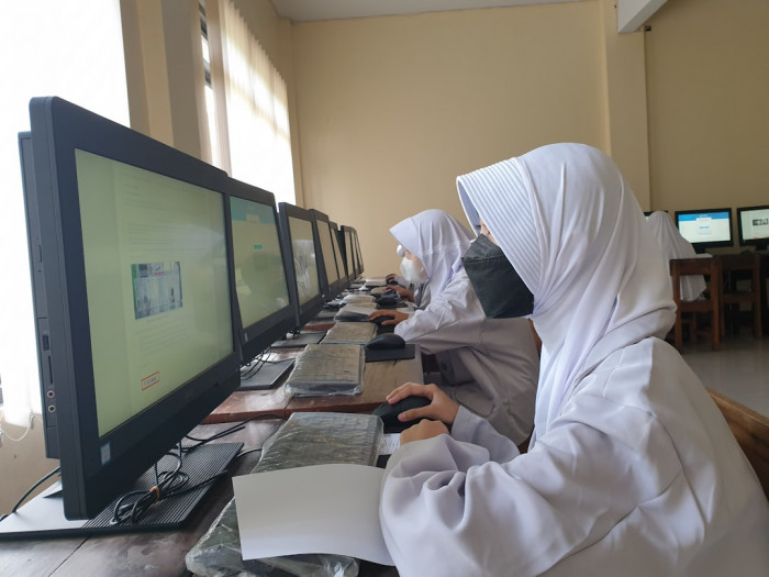 İngilizcede Özel İsimlerden Önce A veya An Kullanımı